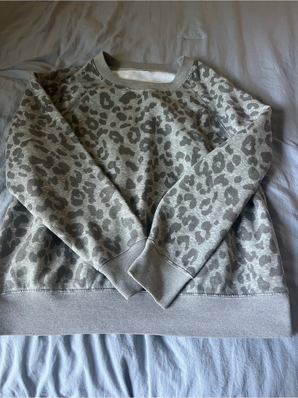 Girls Old Navy Cheetah Print Soft Sweatshirt - size medium
